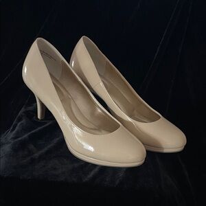 Kelly & Katie patent-look pumps. Great style & color. 3” heel. Size 7.5 W